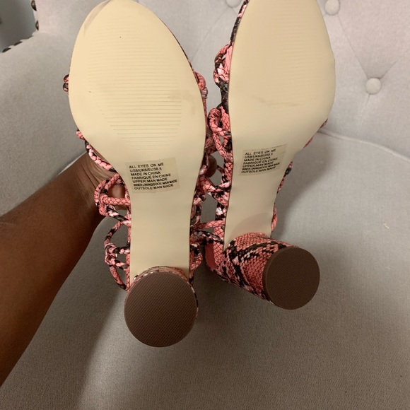 Croc Cut out Sandals - Picture 4 of 5